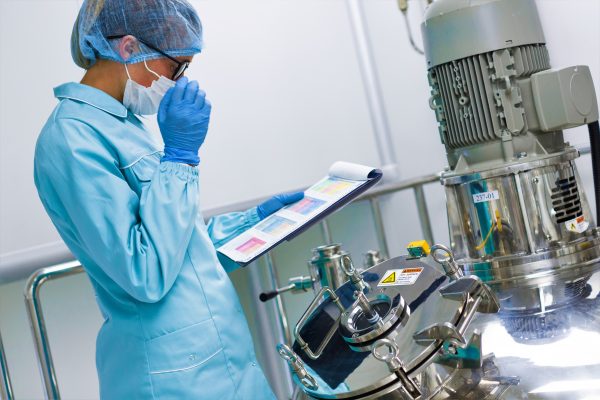 Four-Common-Challenges-Facing-the-Manufacturing-Industry-in-2020-Final-1-600x400.jpg
